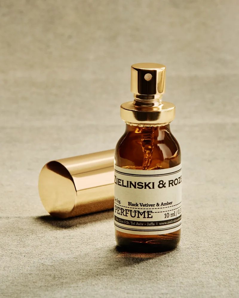 Black Vetiver, Amber